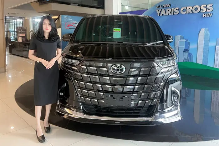 Sales Toyota Rizka 7